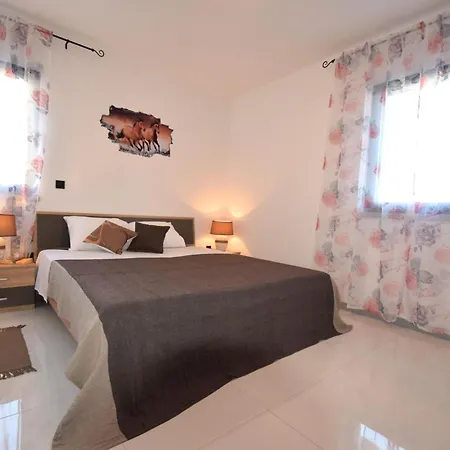 Apartament Helena Direkt Am By Interhome